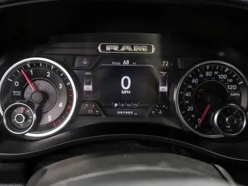 Used 2019 RAM 2500 Laramie w/ Black Appearance Package image 22