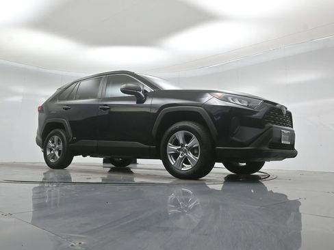 Used 2022 Toyota RAV4 LE AWD/4WD image 46