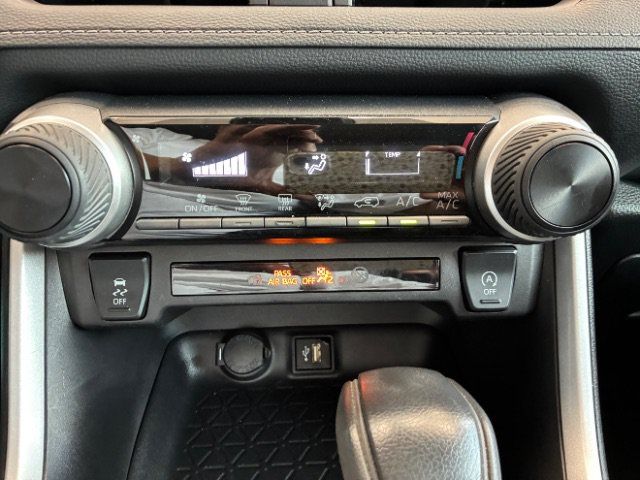 Used 2025 Toyota RAV4 LE FWD image 25