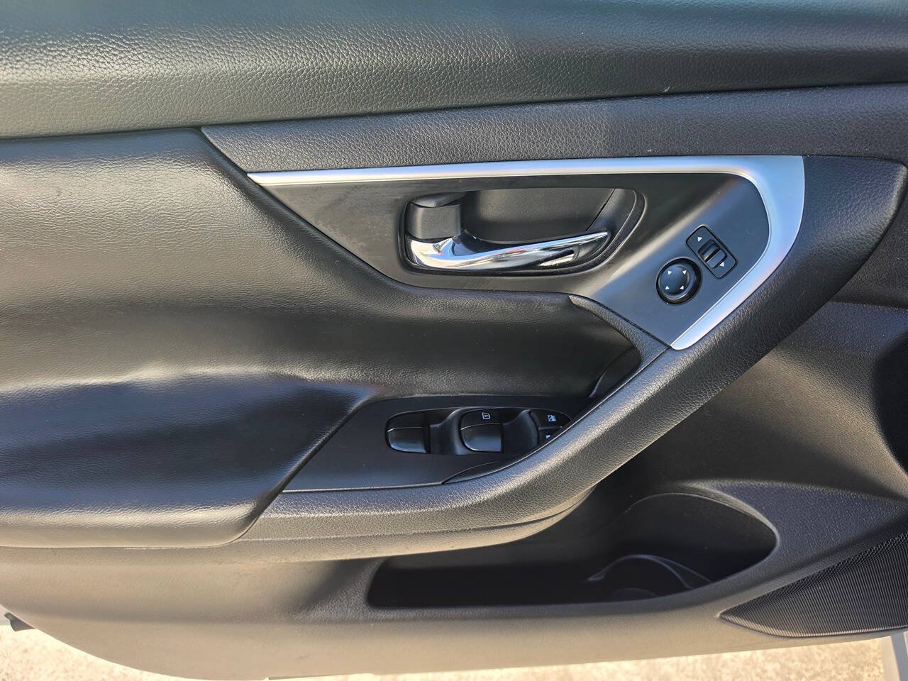 Used 2016 Nissan Altima 2.5 S w/ Power Driver Seat Package FWD image 18