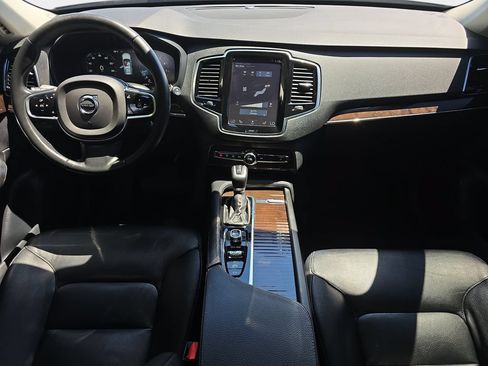 Used 2016 Volvo XC90 T6 Momentum w/ Momentum Plus Package AWD/4WD image 10