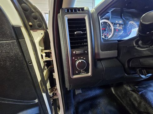 Used 2015 RAM 4500 Tradesman w/ Power & Remote Entry Group image 12