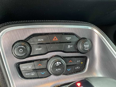 Used 2018 Dodge Challenger SXT image 14