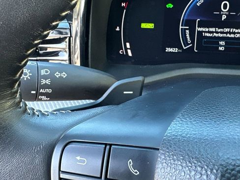 Used 2025 Toyota Camry SE w/ Convenience Package image 26