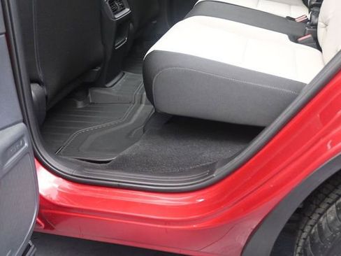 Used 2024 Honda CR-V LX image 17