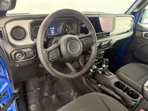 Used 2024 Jeep Wrangler Unlimited AWD/4WD image 15