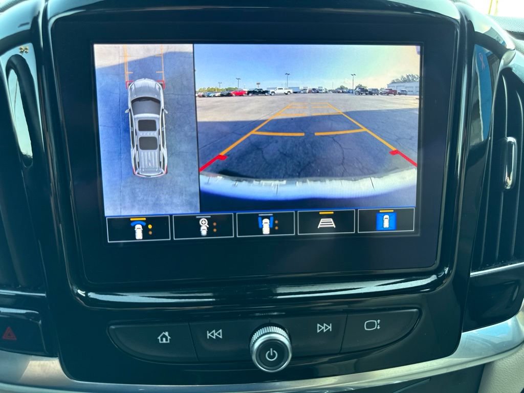Used 2023 Chevrolet Traverse LT w/ LT Premium Package AWD/4WD image 35