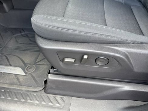 Used 2024 Chevrolet Silverado 1500 Custom image 12