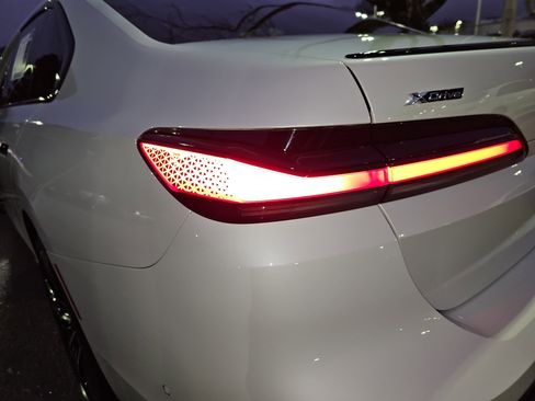 Certified 2023 BMW 760i xDrive w/ Executive Package image 36