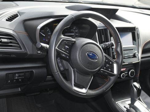 Used 2023 Subaru Crosstrek 2.0i Premium image 9