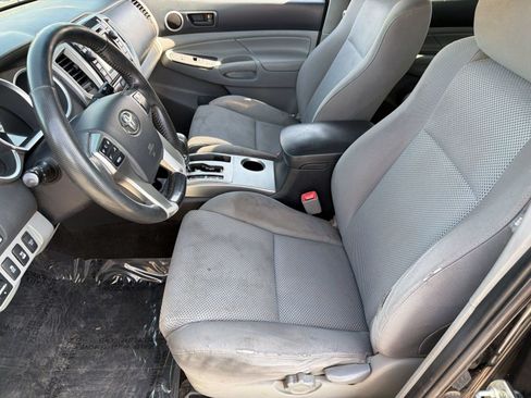 Used 2013 Toyota Tacoma 4x4 Double Cab w/ TRD Off-Road Pkg image 5