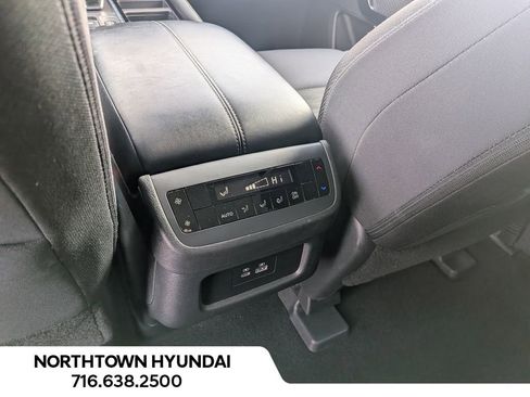 Used 2025 Nissan Pathfinder SV image 30