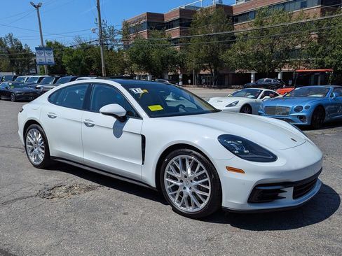 Used 2018 Porsche Panamera RWD image 5
