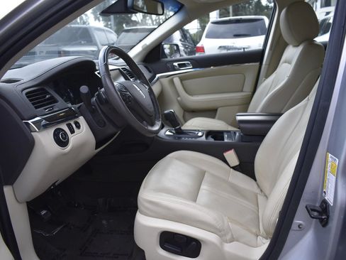 Used 2014 Lincoln MKS FWD image 7