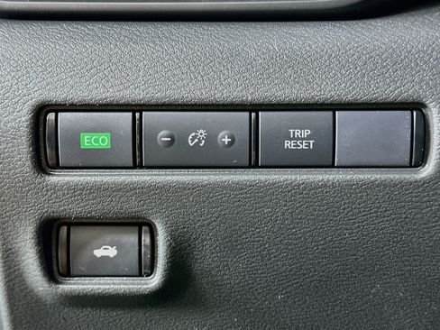 Used 2024 Nissan Sentra S FWD image 17