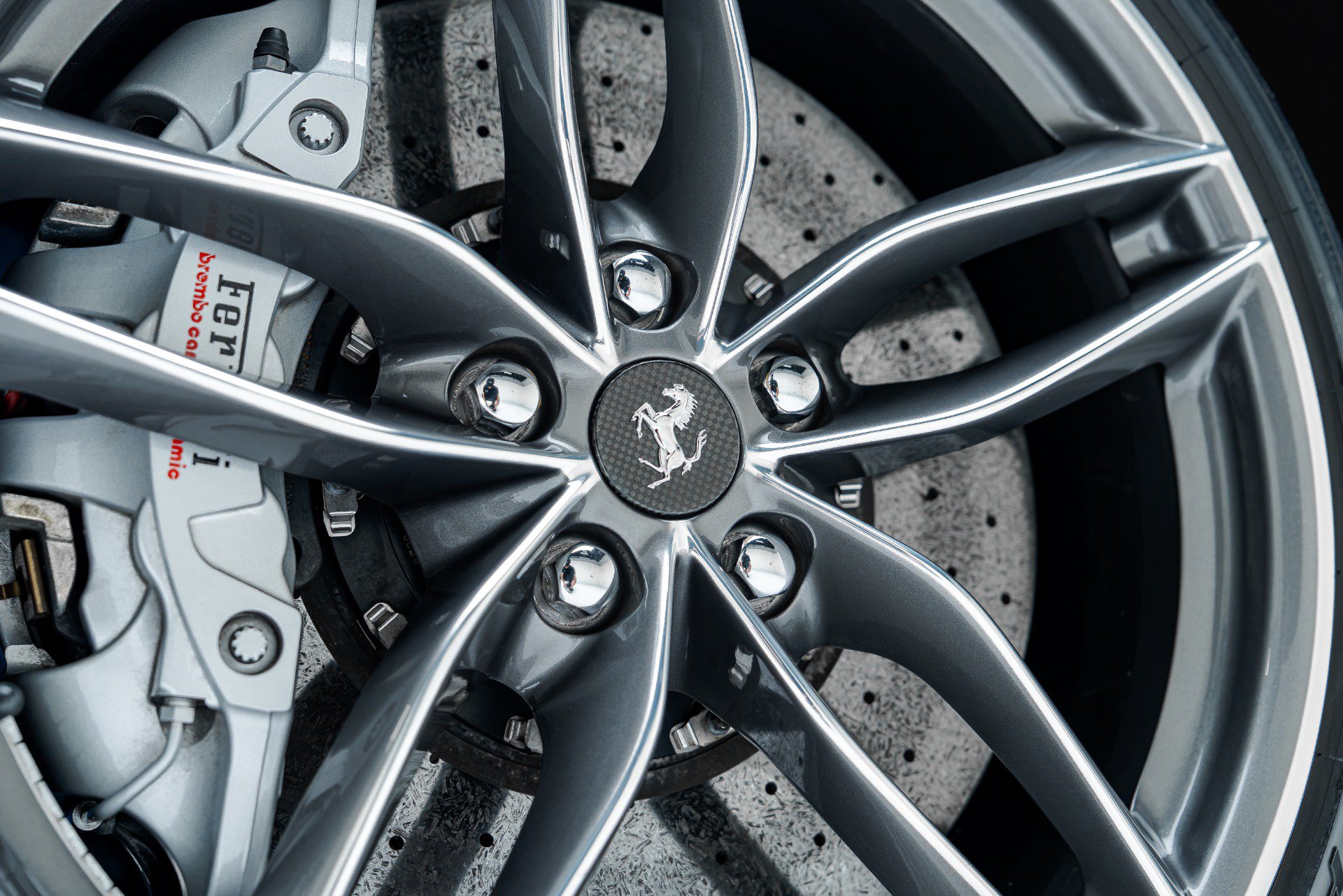 Used 2019 Ferrari 488 Spider RWD image 40