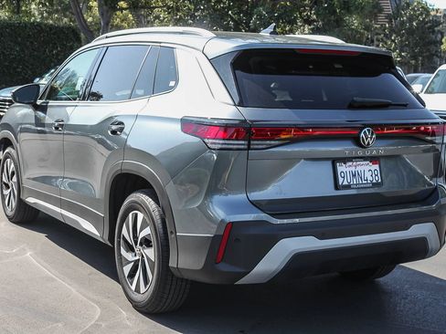 Used 2025 Volkswagen Tiguan S FWD image 9