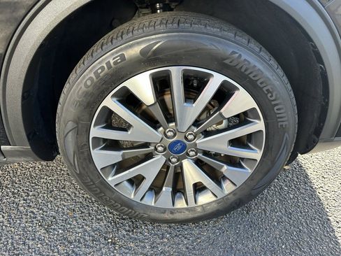 Used 2022 Ford Escape Titanium w/ Class II Trailer Tow Package image 26