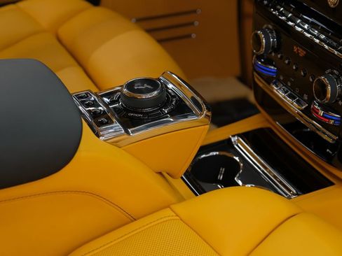 Used 2026 Rolls-Royce Phantom Sedan RWD image 40