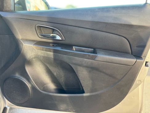 Used 2012 Chevrolet Cruze LT image 11