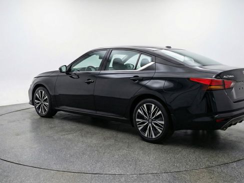 Used 2025 Nissan Altima 2.5 SV image 6