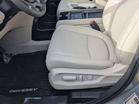 New 2026 Honda Odyssey EX-L image 4