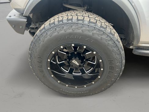 Used 2021 Ford Bronco Black Diamond AWD/4WD image 9
