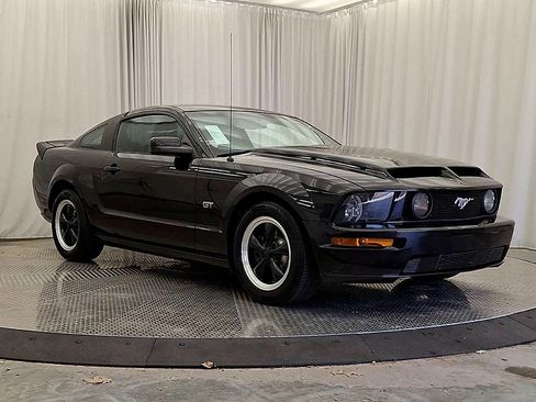 Used 2008 Ford Mustang GT RWD image 7