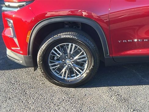 New 2026 Chevrolet Traverse LT image 9