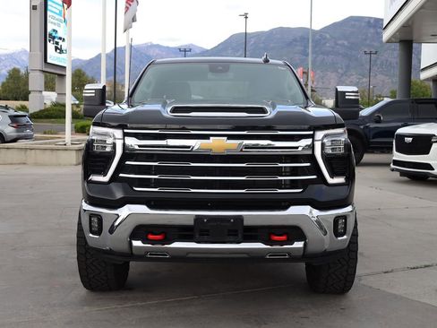 Used 2024 Chevrolet Silverado 3500 LTZ AWD/4WD image 9