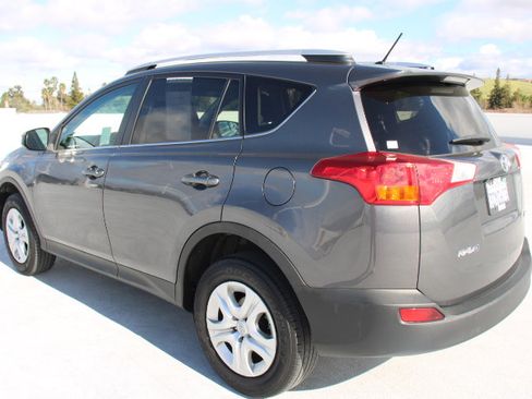 Used 2013 Toyota RAV4 LE image 5