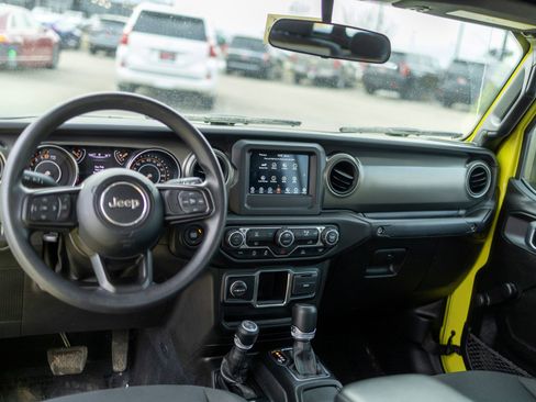 Used 2023 Jeep Gladiator Sport image 33