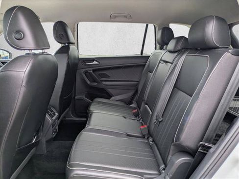 Used 2022 Volkswagen Tiguan SE FWD image 18