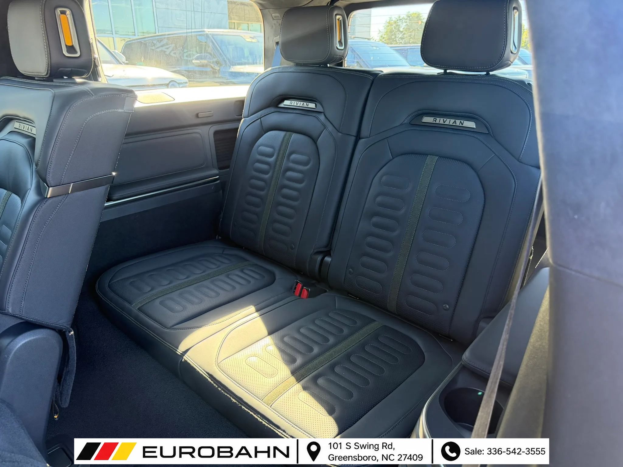 Used 2025 Rivian R1S Adventure Dual AWD/4WD image 9