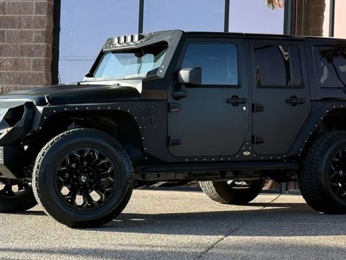Used 2013 Jeep Wrangler Rubicon AWD/4WD image 3