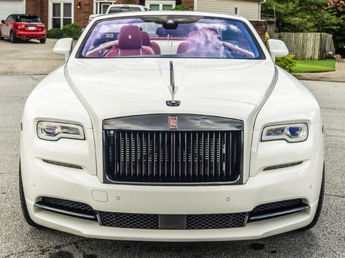 Used 2016 Rolls-Royce Dawn RWD image 13