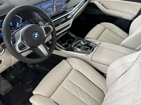 Used 2026 BMW X7 xDrive40i w/ M Sport Package image 11