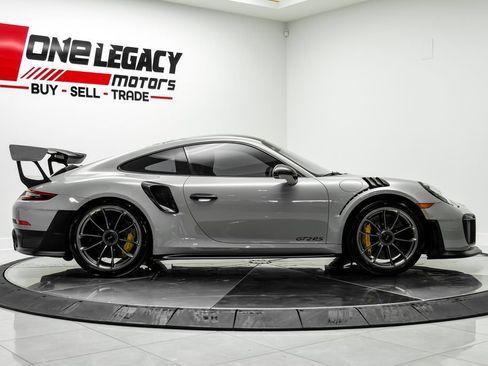 Used 2019 Porsche 911 GT2 RS RWD image 5