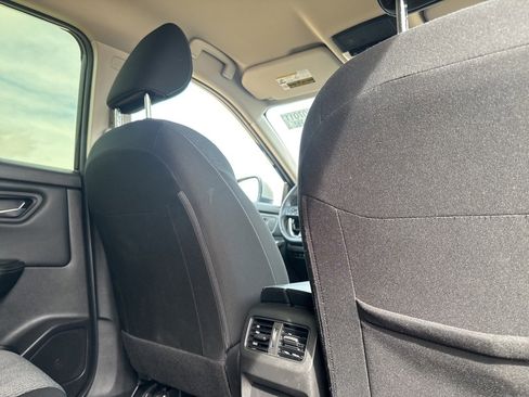 Certified 2025 Nissan Rogue SV image 30