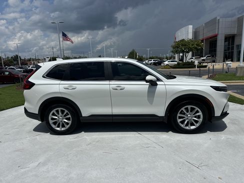 Used 2024 Honda CR-V EX-L image 11