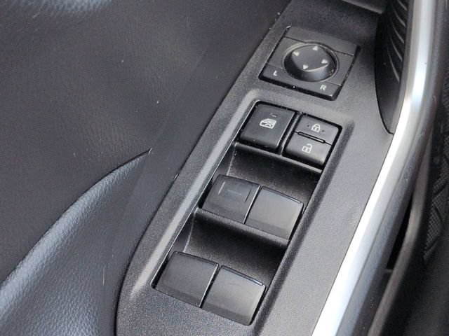 Used 2025 Toyota RAV4 LE AWD/4WD image 25