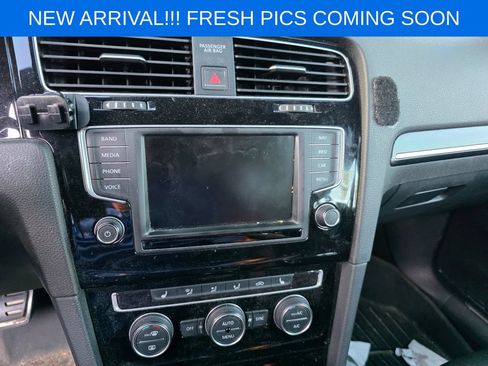 Used 2017 Volkswagen Golf R 4-Door AWD/4WD image 10