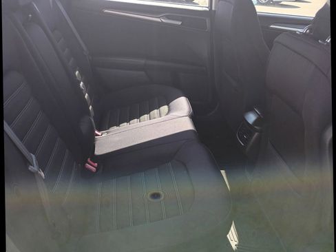 Used 2014 Ford Fusion SE FWD image 17