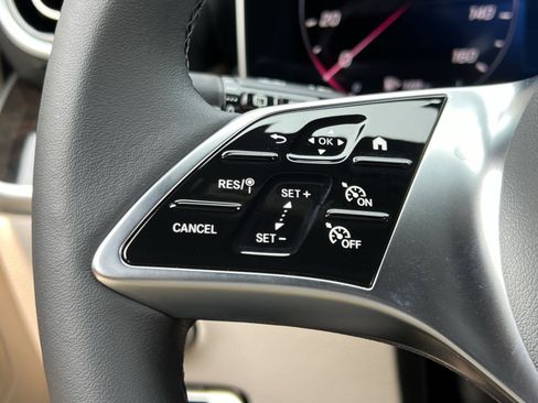 Certified 2025 Mercedes-Benz GLC 300 4MATIC image 30