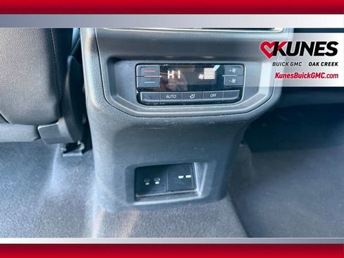 Used 2024 Volkswagen Atlas SE image 10