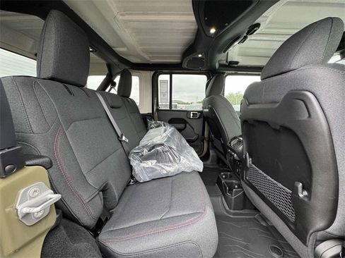 New 2025 Jeep Wrangler Unlimited Rubicon image 15