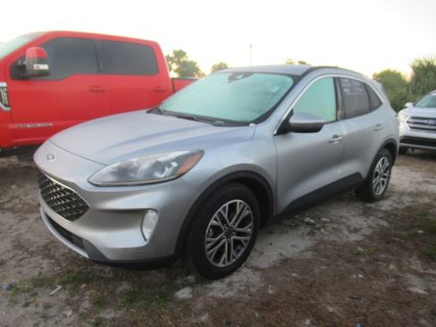 Used 2022 Ford Escape SEL w/ Technology Package image 3