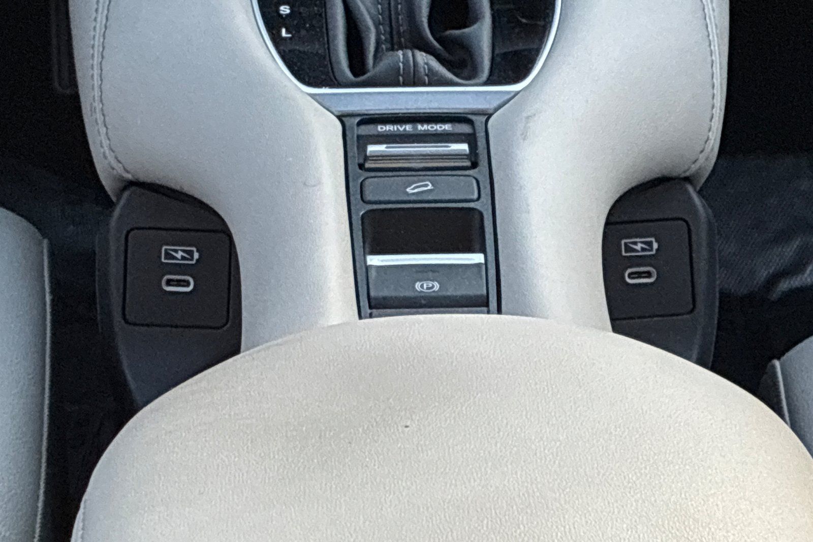 Used 2025 Honda HR-V EX-L image 17