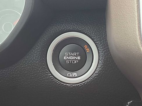 Used 2019 RAM 1500 Laramie AWD/4WD image 23