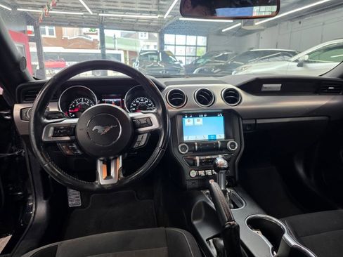 Used 2018 Ford Mustang Coupe w/ Equipment Group 101A RWD image 10